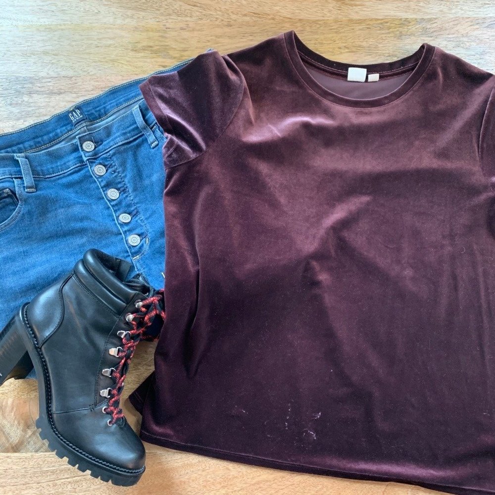 GAP - Velvet Short Sleeve Tee Shirt - Merlot Sz L